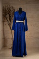 قفطان مغربي بلون كحلي