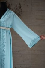 ⁦قفطان مغربي بلون أزرق سماوي⁩ - الصورة ⁦2⁩