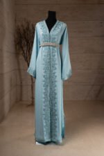 قفطان مغربي بلون أزرق سماوي