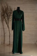 قفطان مغربي بلون أخضر غامج