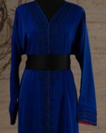 ⁦قفطان مغربي بلون أزرق جويتي⁩ - الصورة ⁦3⁩