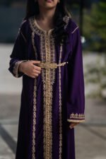 ⁦قفطان مغربي بلون بنفسجي⁩ - الصورة ⁦3⁩