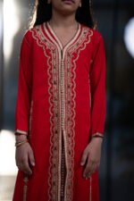 ⁦تكشيطة مغربي بلون أحمر⁩ - الصورة ⁦2⁩