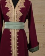 قفطان مغربي بلون أحمر عنابي - Image 4